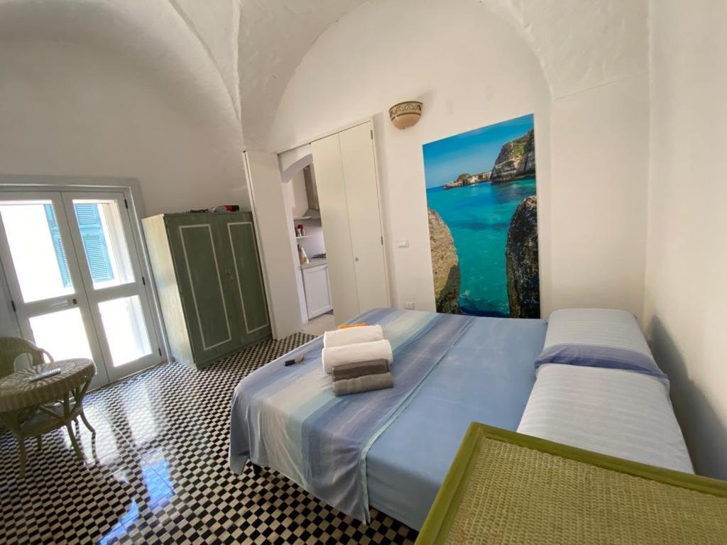 Casa Vacanze Illiria A Roca Vecchia Vicinissima Al Mare Exterior photo